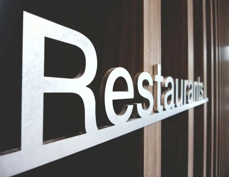 Jak zdobyć najtrudniejsze rezerwacje w restauracjach NY